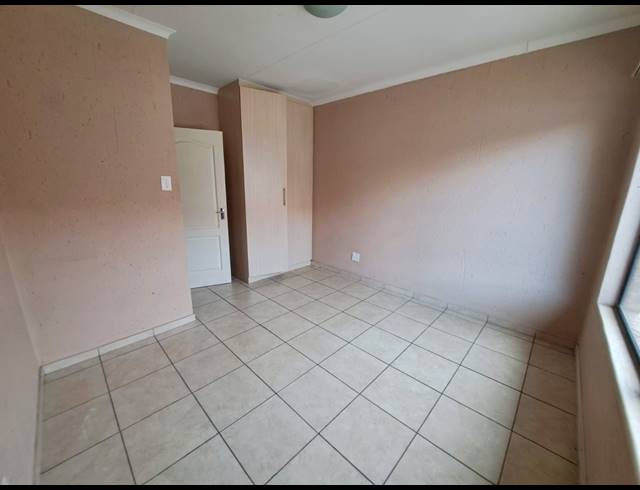3 BEDROOM APARTMENT TO LET IN SUNSET PARK